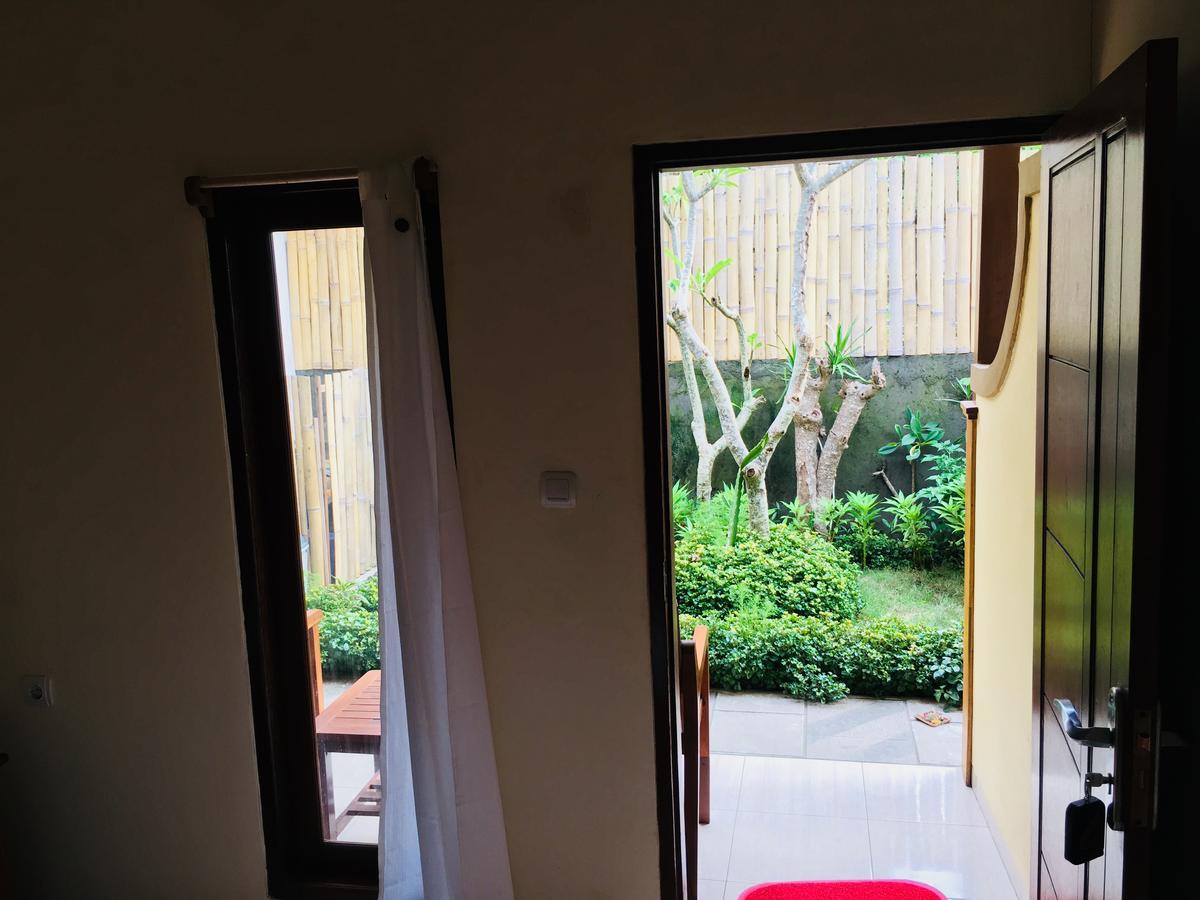 Yudhist Guest House Lembongan Buitenkant foto