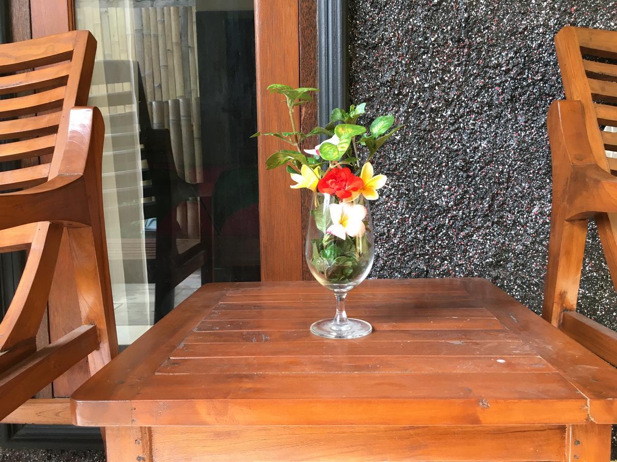 Yudhist Guest House Lembongan Buitenkant foto